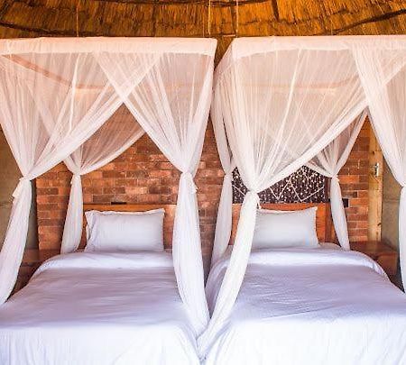 Naibala Manyara Lodge Мто-ва-Мбу Экстерьер фото