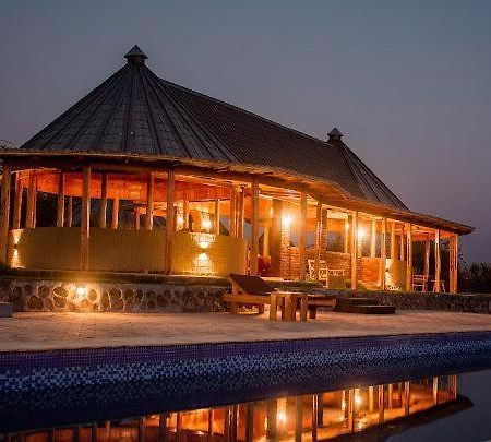 Naibala Manyara Lodge Мто-ва-Мбу Экстерьер фото