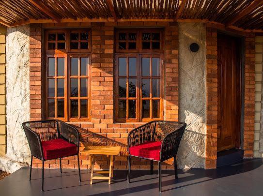 Naibala Manyara Lodge Мто-ва-Мбу Экстерьер фото